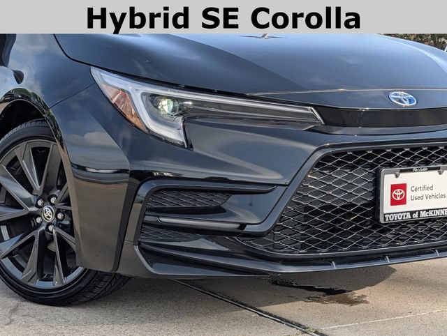 Certified 2025 Toyota Corolla SE w/ SE Premium Package FWD image 3