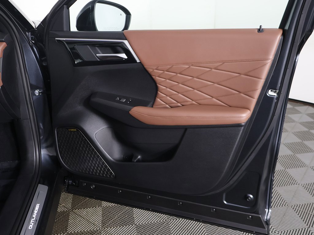 New 2025 Mitsubishi Outlander SEL image 31