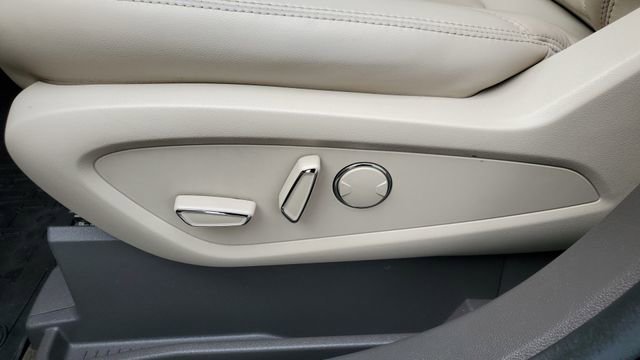 Used 2020 Lincoln Nautilus FWD w/ Equipment Group 101A image 24