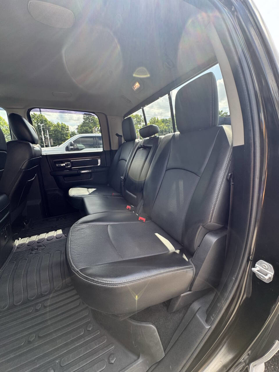 Used 2014 RAM 1500 Laramie w/ Convenience Group image 12