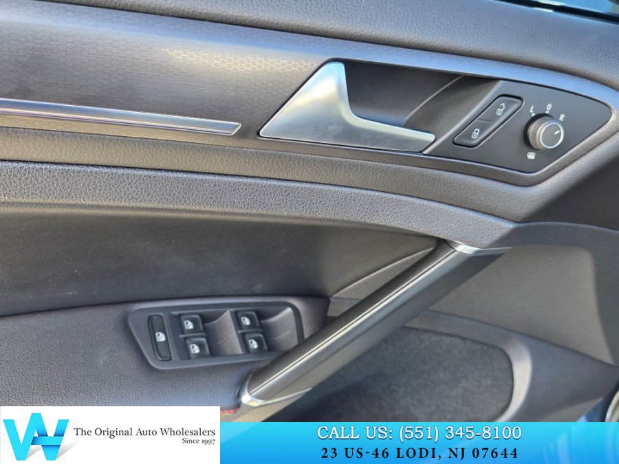 Used 2021 Volkswagen GTI SE FWD image 8