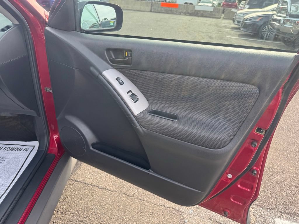 Used 2005 Pontiac Vibe w/ Power Group Value Package FWD image 17