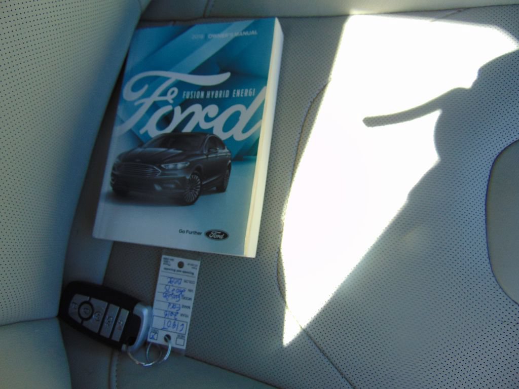 Used 2018 Ford Fusion Titanium FWD image 10