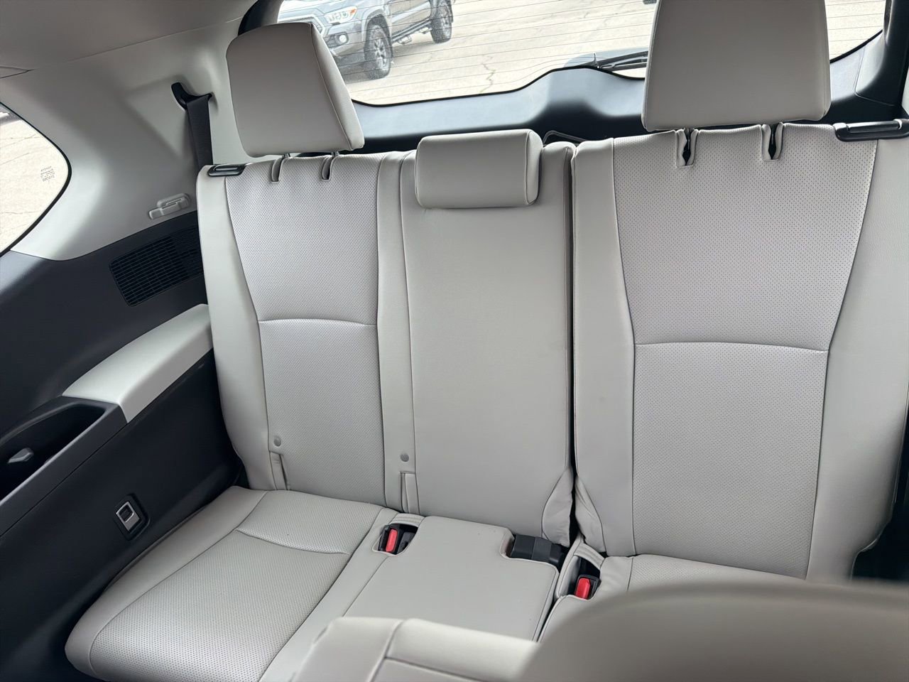 Used 2025 Toyota Grand Highlander AWD image 9