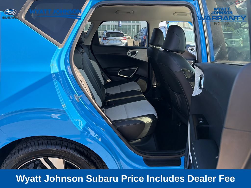 Used 2023 Kia Soul GT-Line FWD image 33