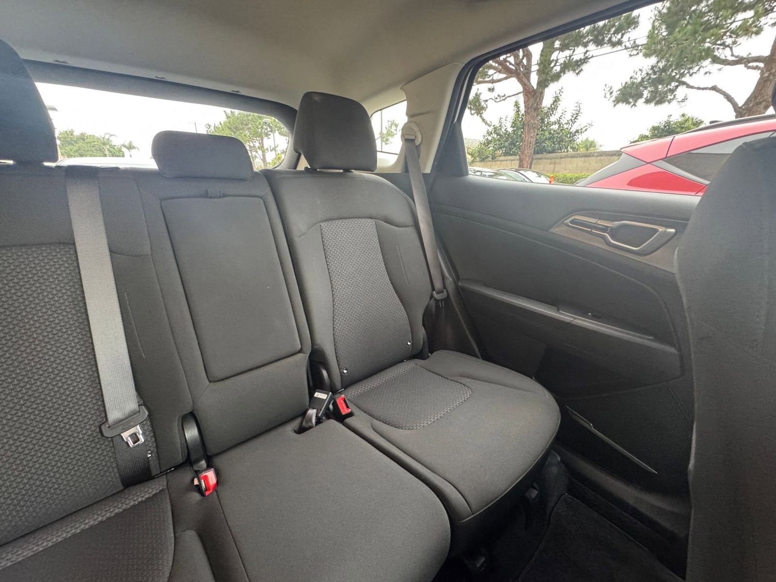 Used 2025 Kia Sportage LX FWD image 36