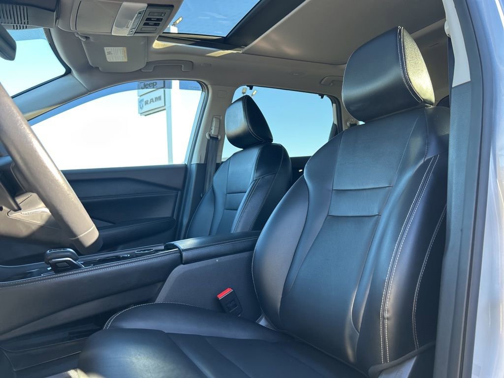 Used 2023 Nissan Rogue SL w/ SL Premium Package image 10