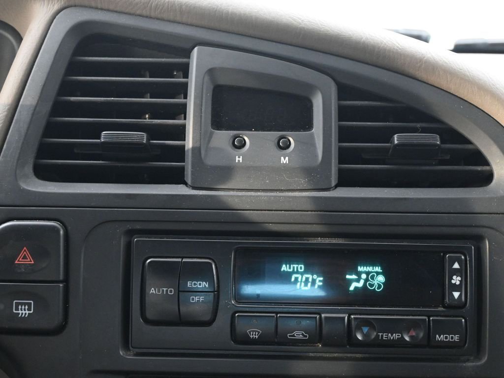 Used 2004 Nissan Pathfinder SE w/ (POP) SE Popular Pkg image 26