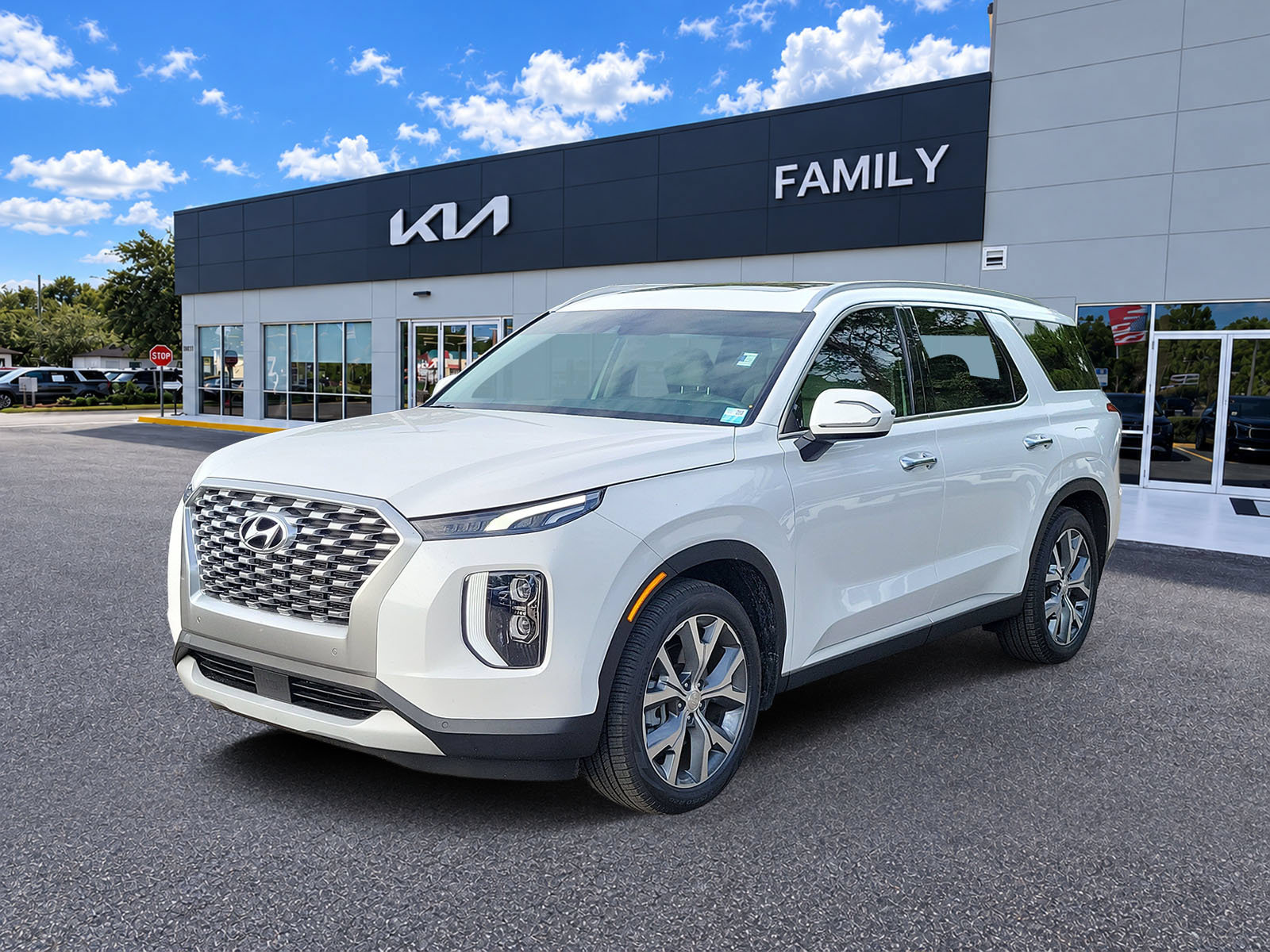 Used 2021 Hyundai Palisade SEL w/ Premium Package FWD image 3