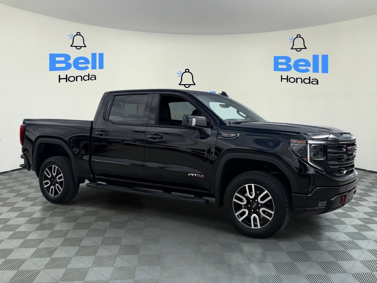 Used 2024 GMC Sierra 1500 AT4 w/ Technology Package AWD/4WD image 6