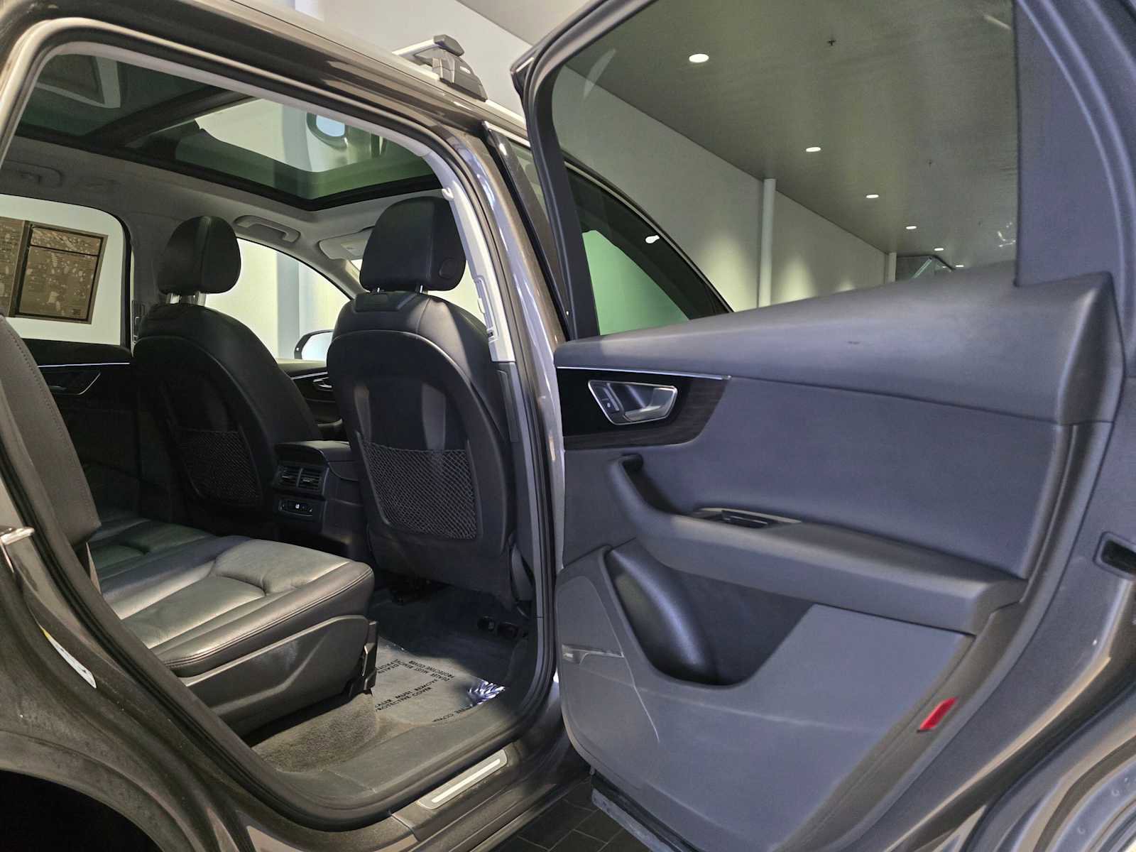 Used 2018 Audi Q7 3.0T Premium Plus image 16