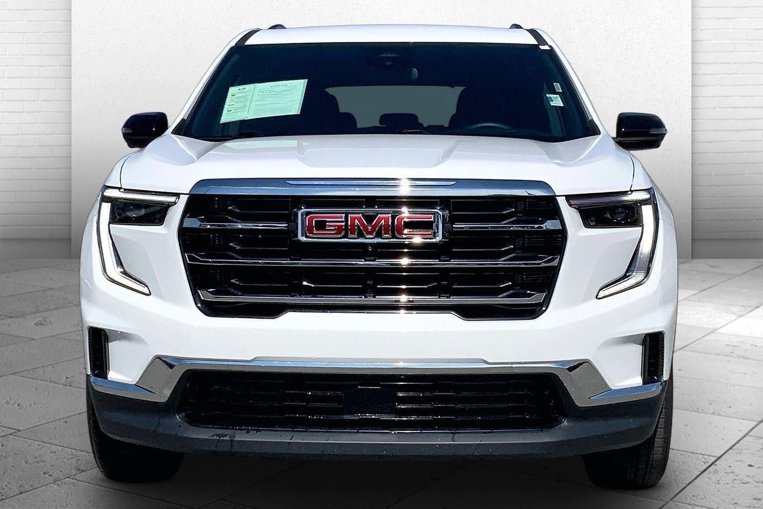 Used 2025 GMC Acadia Elevation FWD image 2