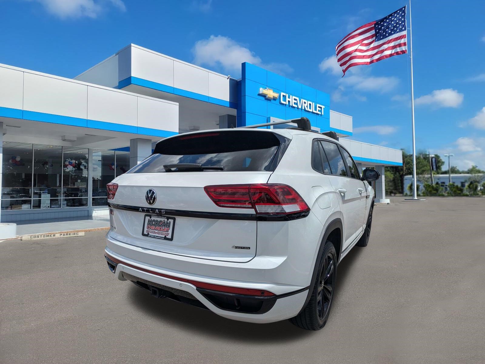 Used 2023 Volkswagen Atlas Cross Sport SEL R-Line AWD/4WD image 3
