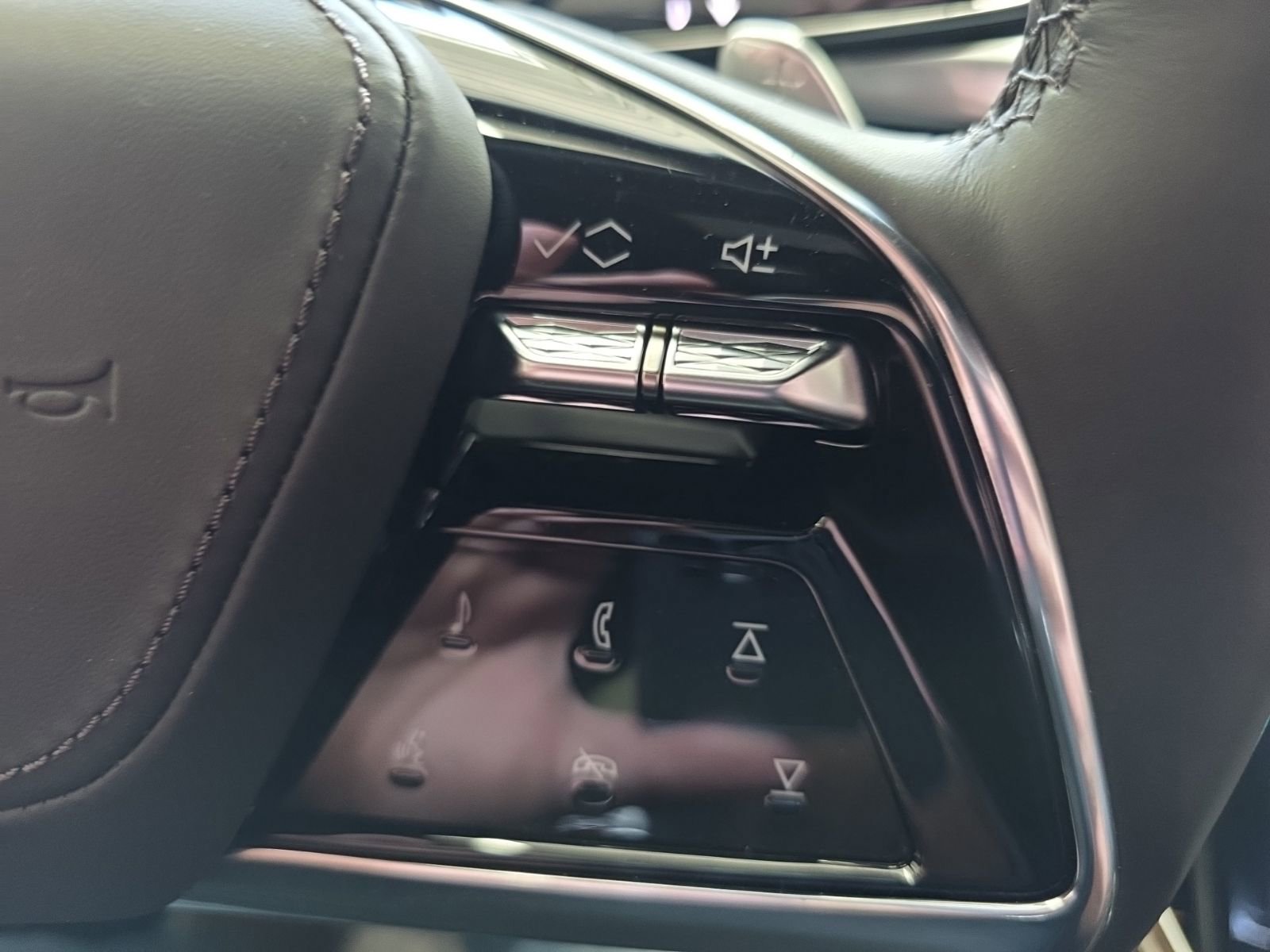 Used 2025 Cadillac Escalade Sport Platinum image 48