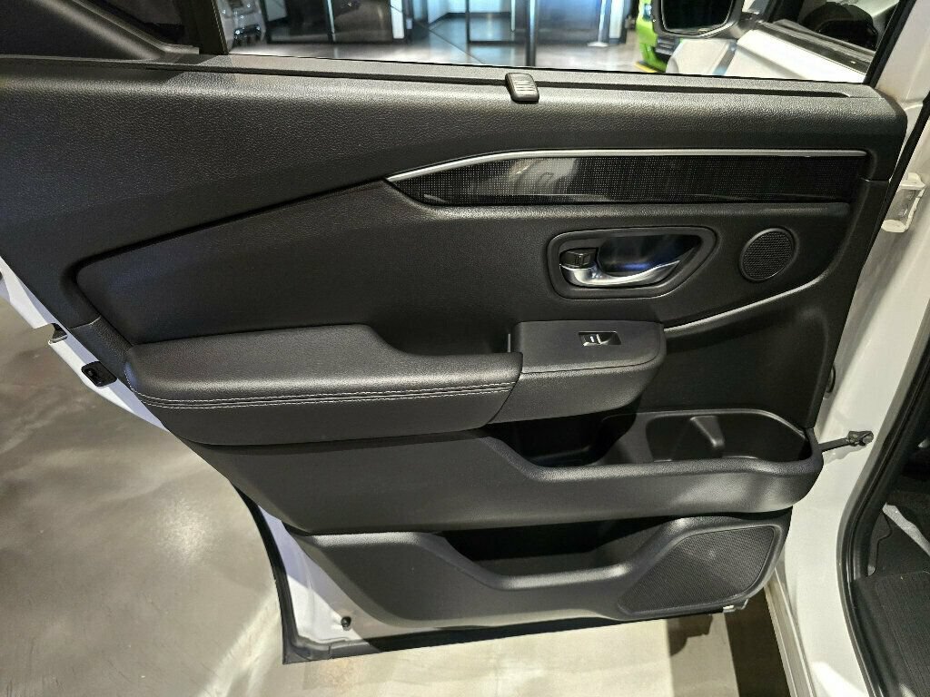 Used 2023 Honda Pilot Elite image 22