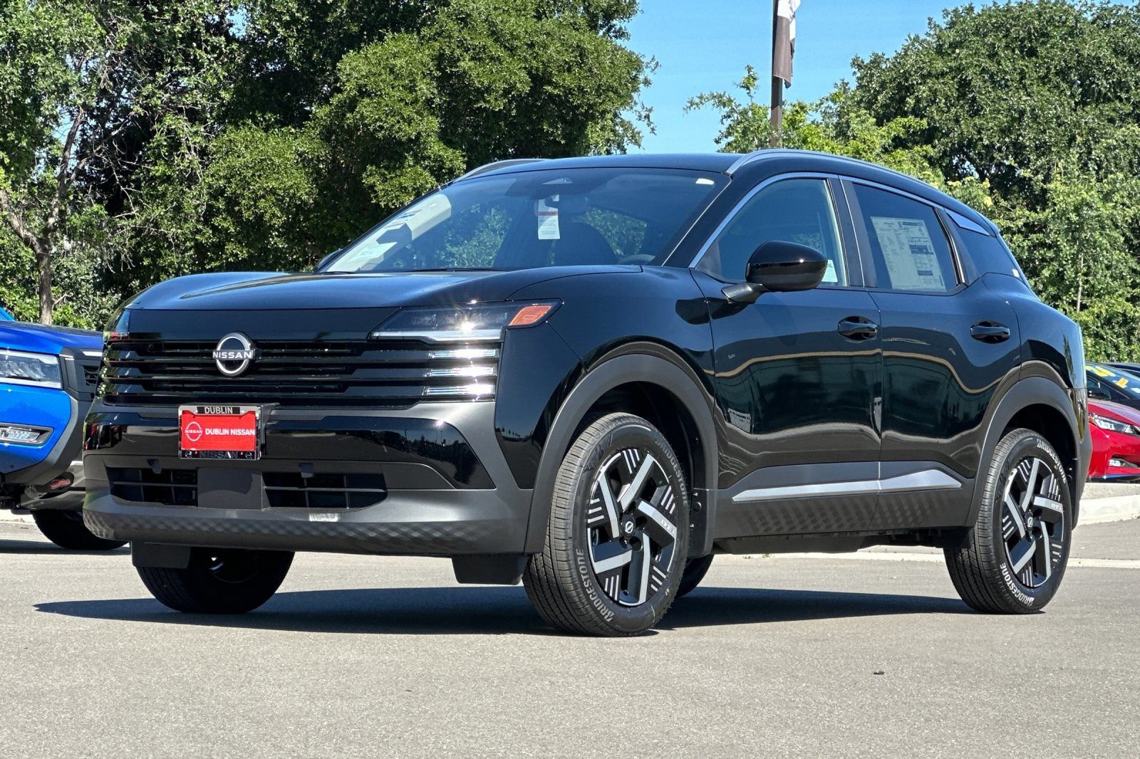 New 2026 Nissan Kicks SV w/ SV Premium Package FWD image 8