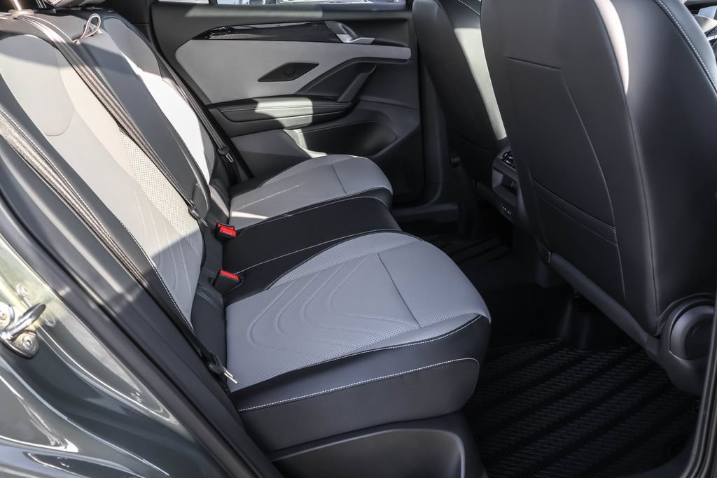 New 2026 Volkswagen Tiguan SE R-Line AWD/4WD image 38