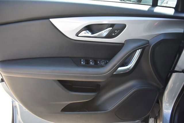 Used 2025 Chevrolet Blazer LT image 11