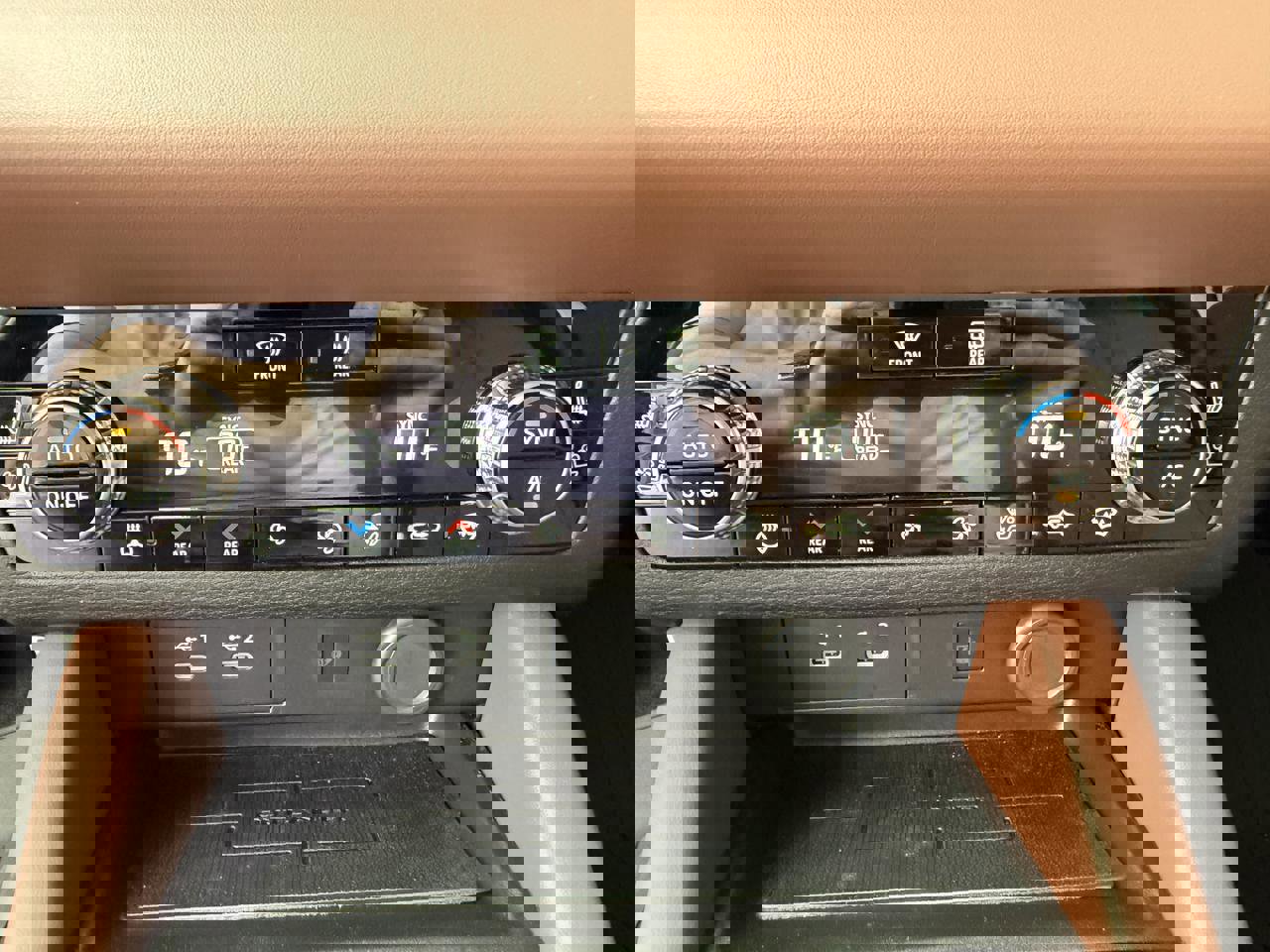 Used 2025 Mitsubishi Outlander SEL image 23