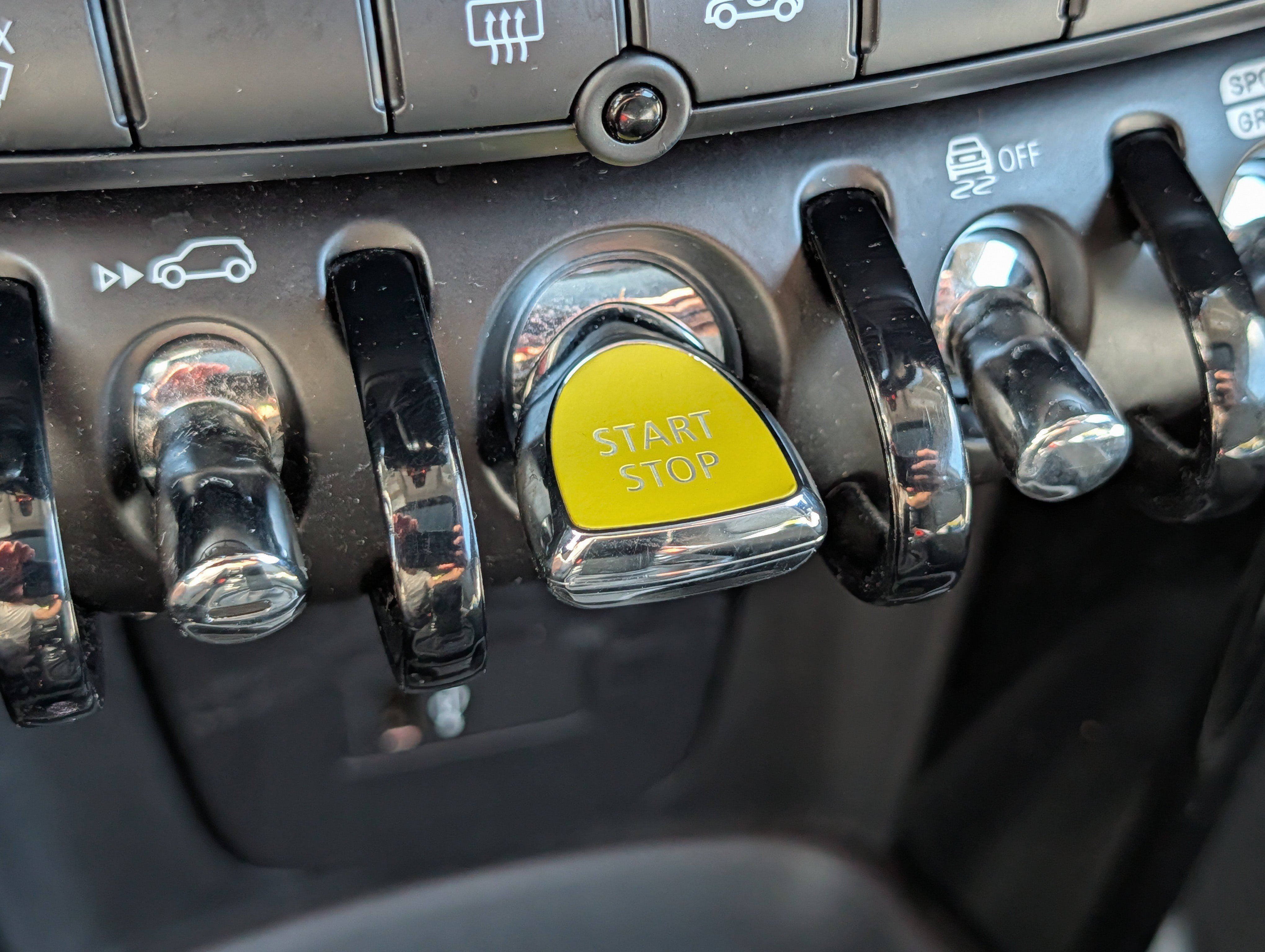 Used 2022 MINI Cooper SE FWD image 29