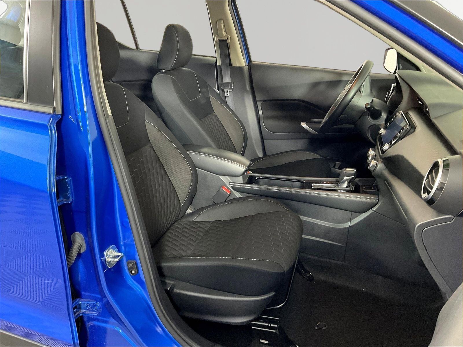 Used 2023 Nissan Kicks SV FWD image 27