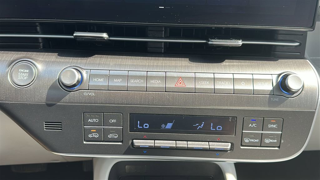 Certified 2025 Hyundai Kona SEL image 25