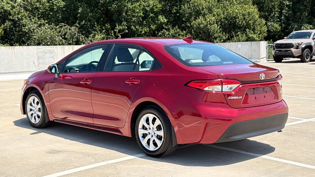 Used 2025 Toyota Corolla LE FWD image 3