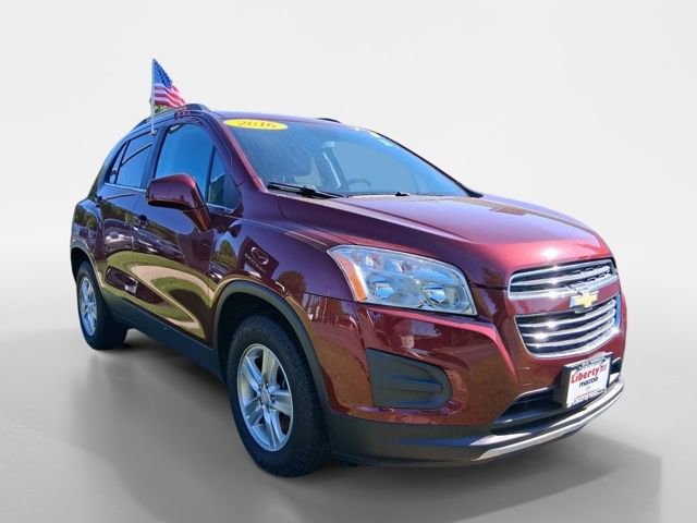 Used 2016 Chevrolet Trax LT w/ LT Sun and Sound Package AWD/4WD image 1