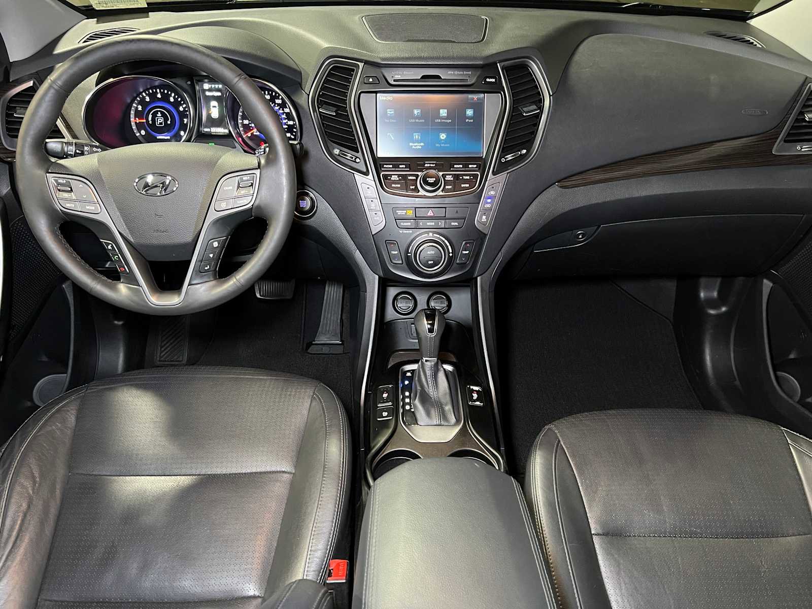 Used 2014 Hyundai Santa Fe Limited w/ Ultimate Package 07 image 40