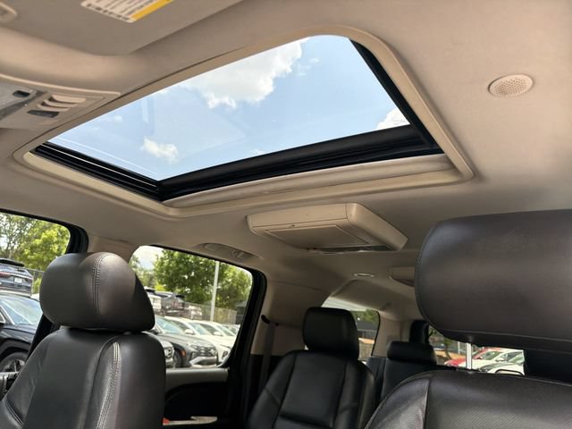 Used 2011 Chevrolet Suburban LTZ RWD image 32