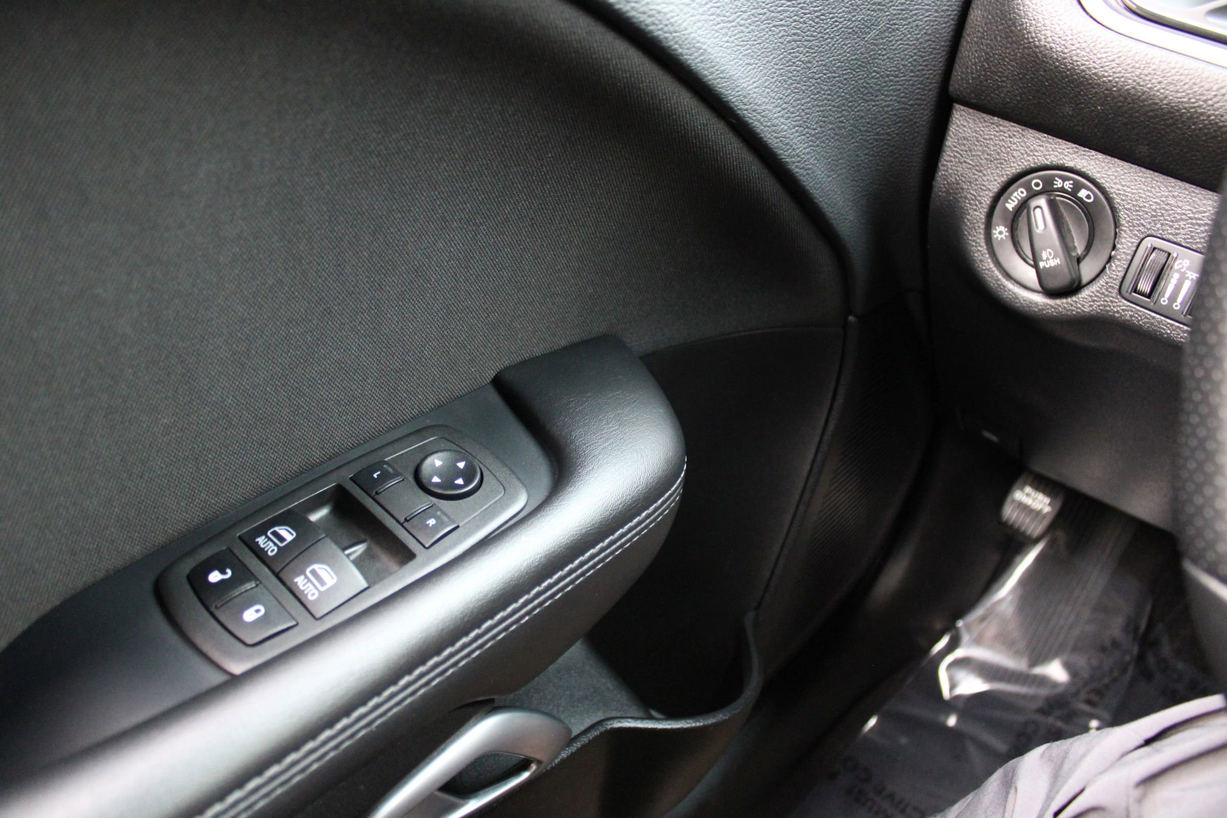 Used 2022 Dodge Challenger SXT w/ Blacktop Package image 21