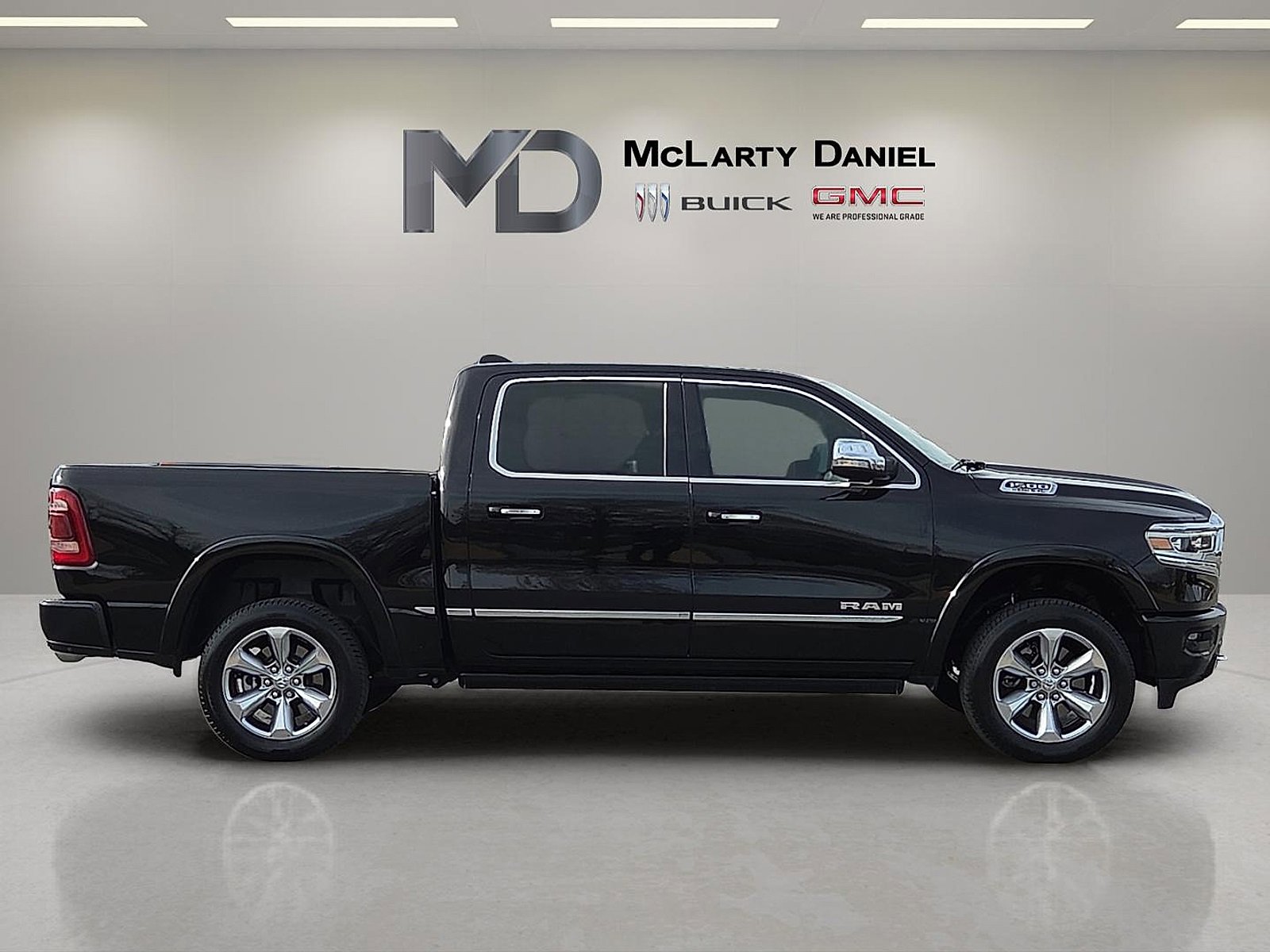Used 2020 RAM 1500 Limited image 6