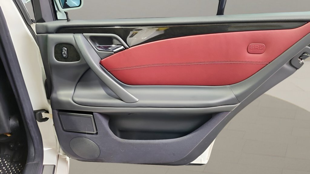 Used 2002 Mercedes-Benz E 55 AMG Sedan image 31