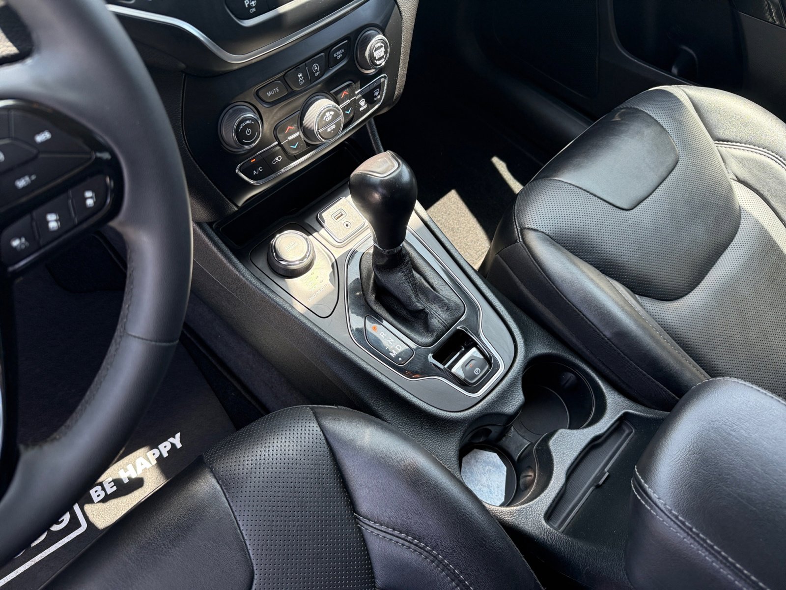 Used 2023 Jeep Cherokee Altitude Lux image 13