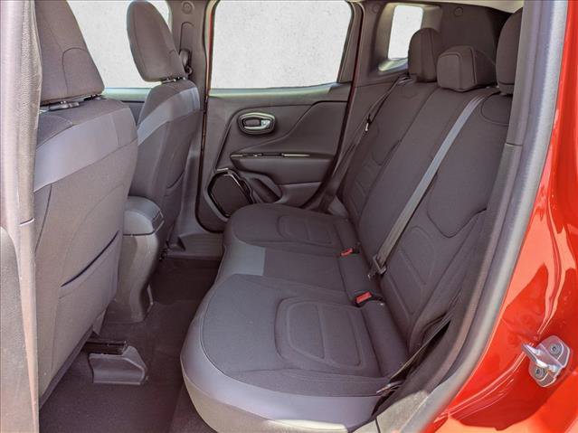 Used 2017 Jeep Renegade Altitude FWD image 17