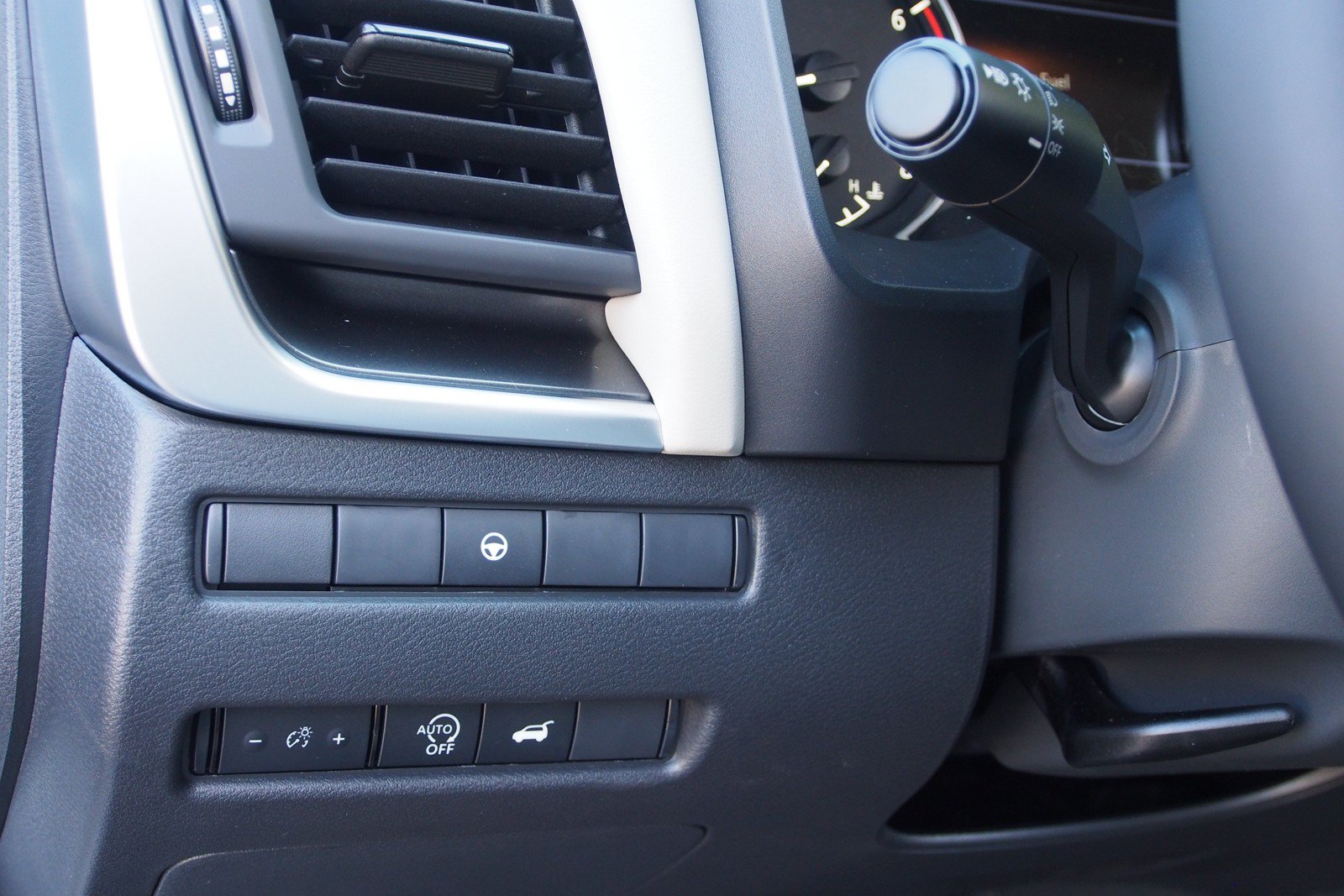 New 2026 Nissan Rogue Dark Armor FWD image 19