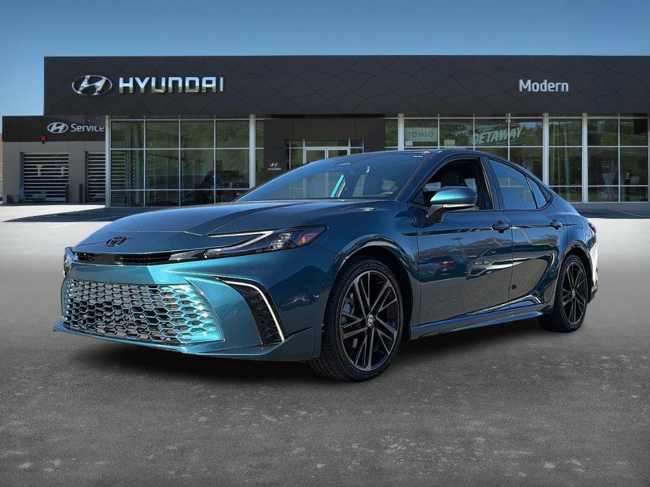 Used 2025 Toyota Camry XSE image 1