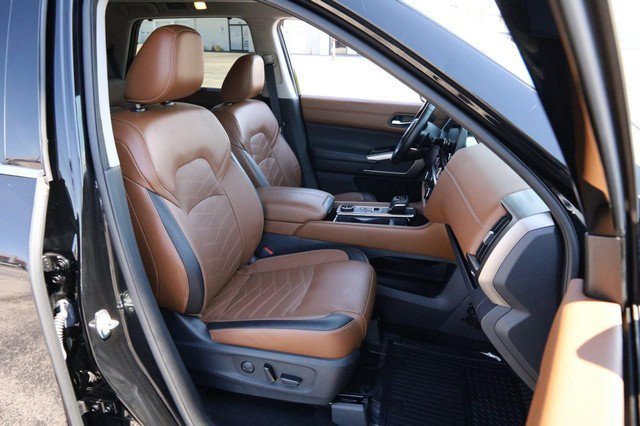 Used 2023 Nissan Pathfinder Platinum AWD/4WD image 29