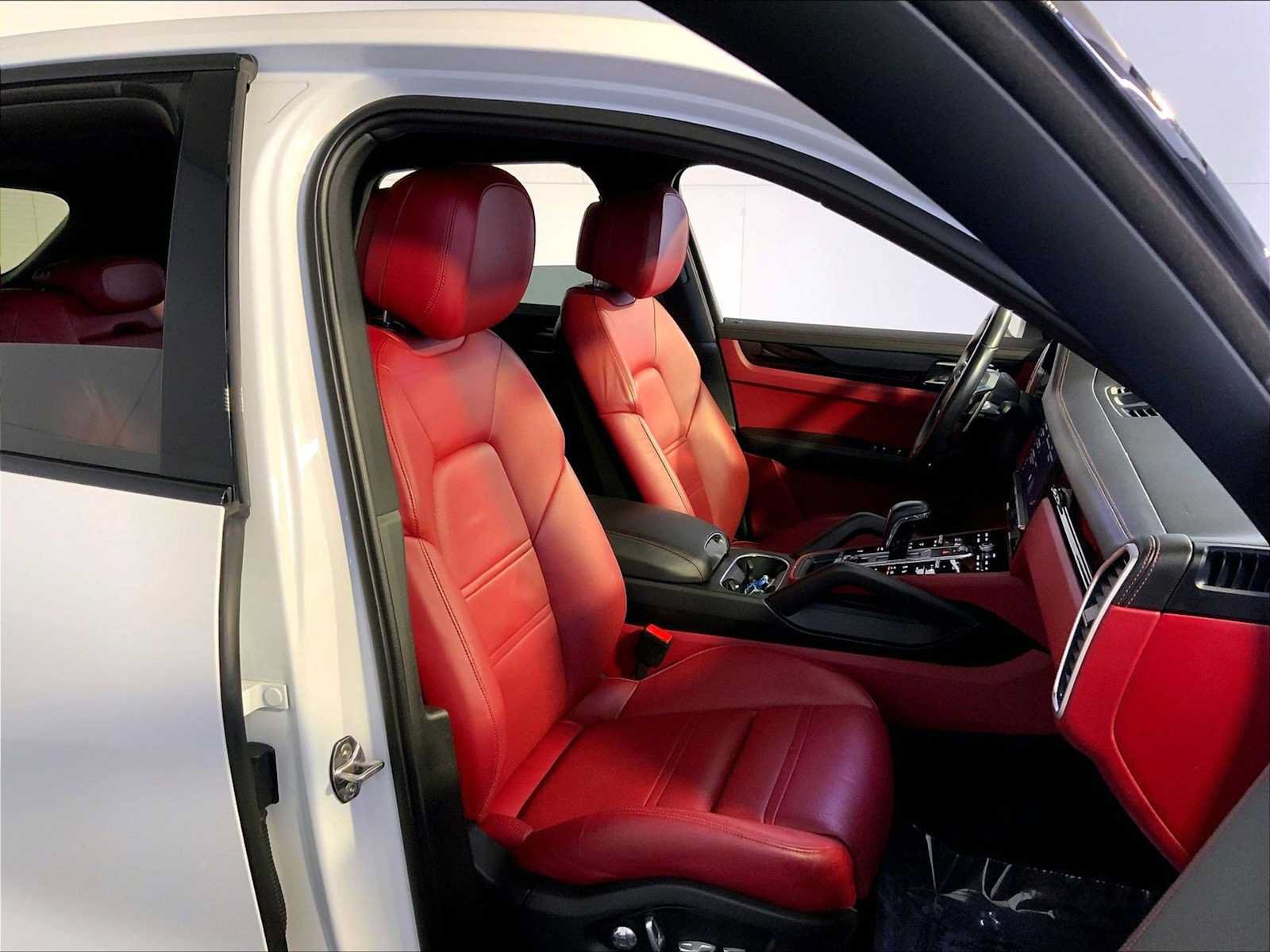 Certified 2021 Porsche Cayenne AWD/4WD image 18