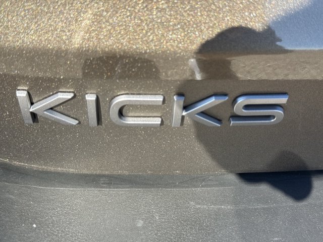 Used 2025 Nissan Kicks SV AWD/4WD image 29