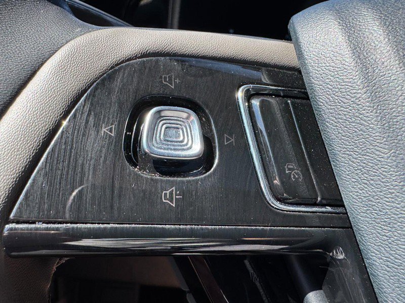 Used 2025 Lincoln Corsair AWD w/ Equipment Group 101A image 15