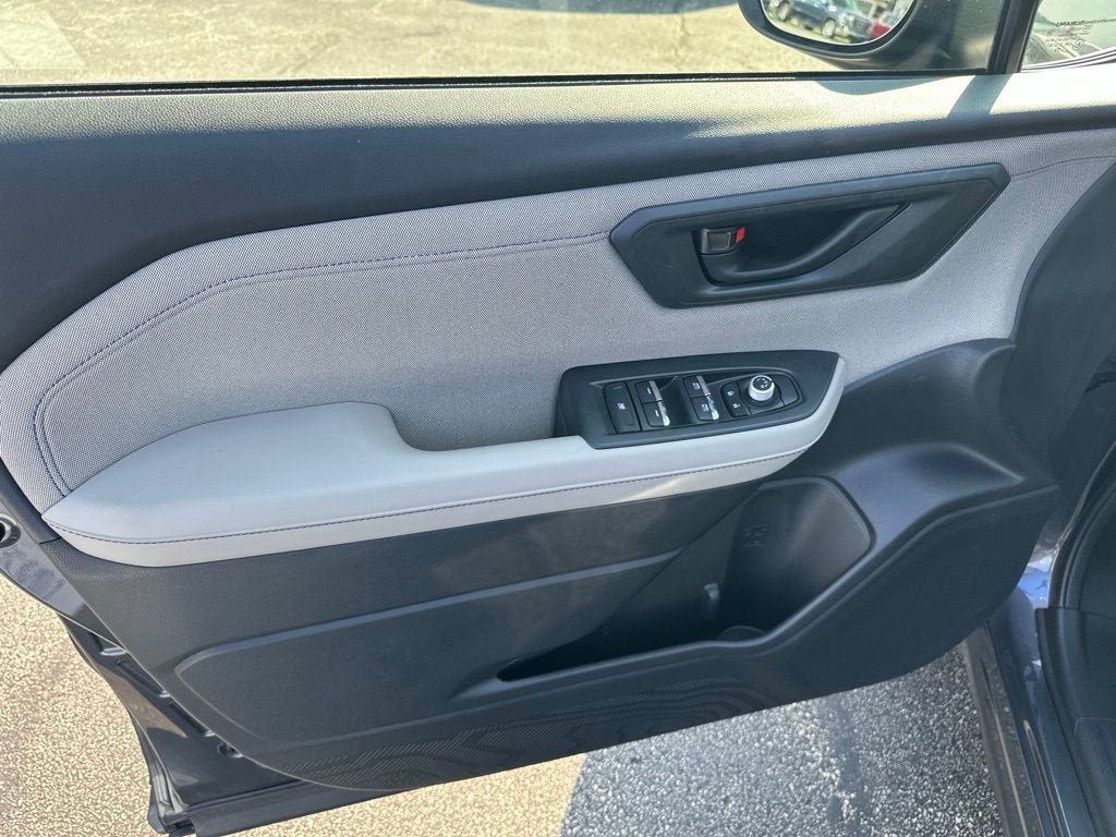 Used 2025 Subaru Forester Premium AWD/4WD image 15