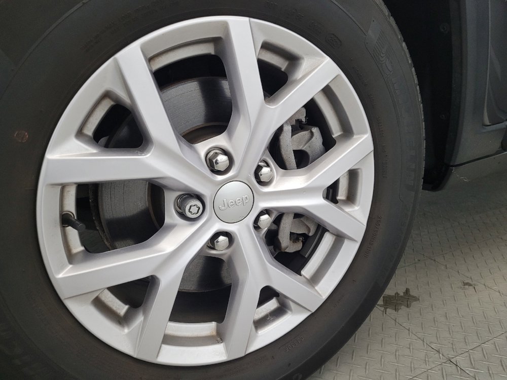 Used 2021 Jeep Grand Cherokee L Limited image 31