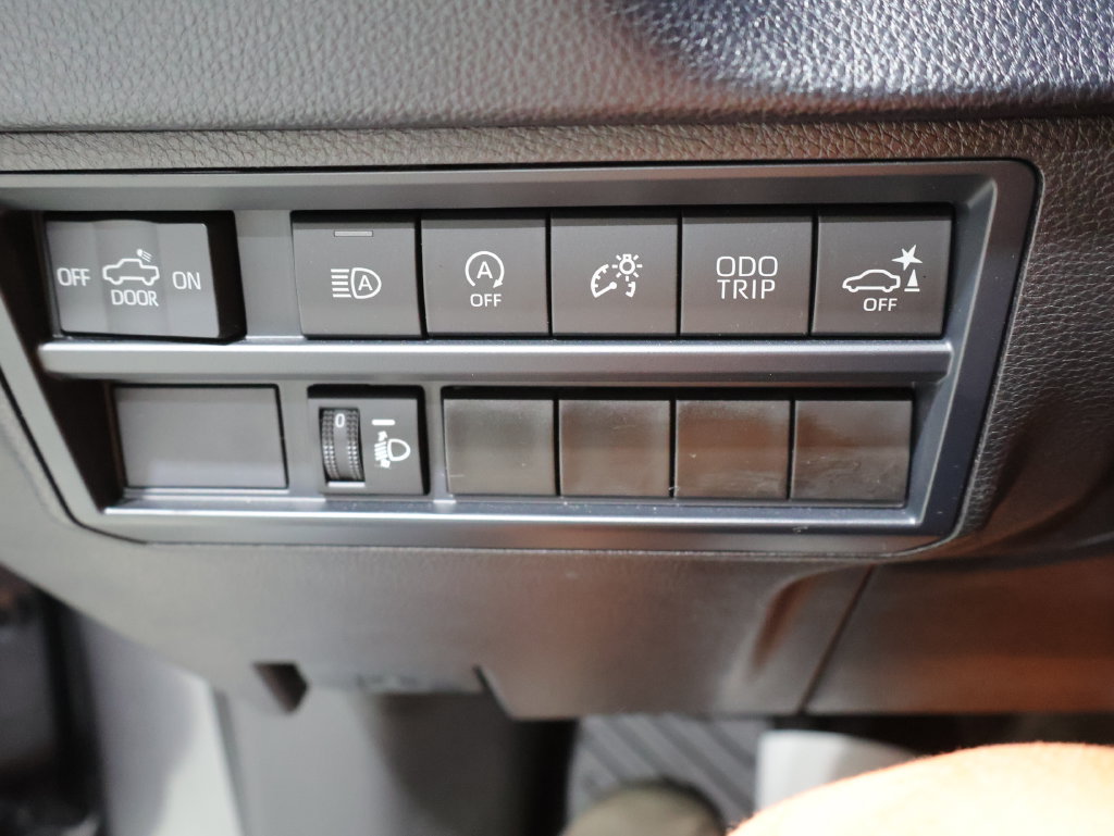 Used 2025 Toyota Tundra SR5 w/ SR5 Convenience Package AWD/4WD image 32