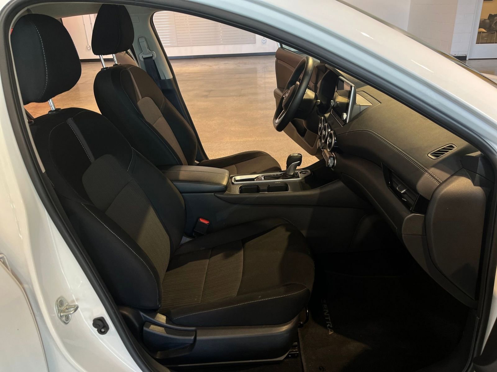 Used 2024 Nissan Sentra SV image 36