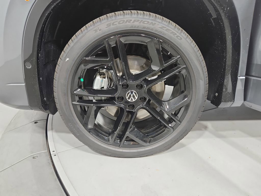 New 2026 Volkswagen Tiguan SE R-Line image 26