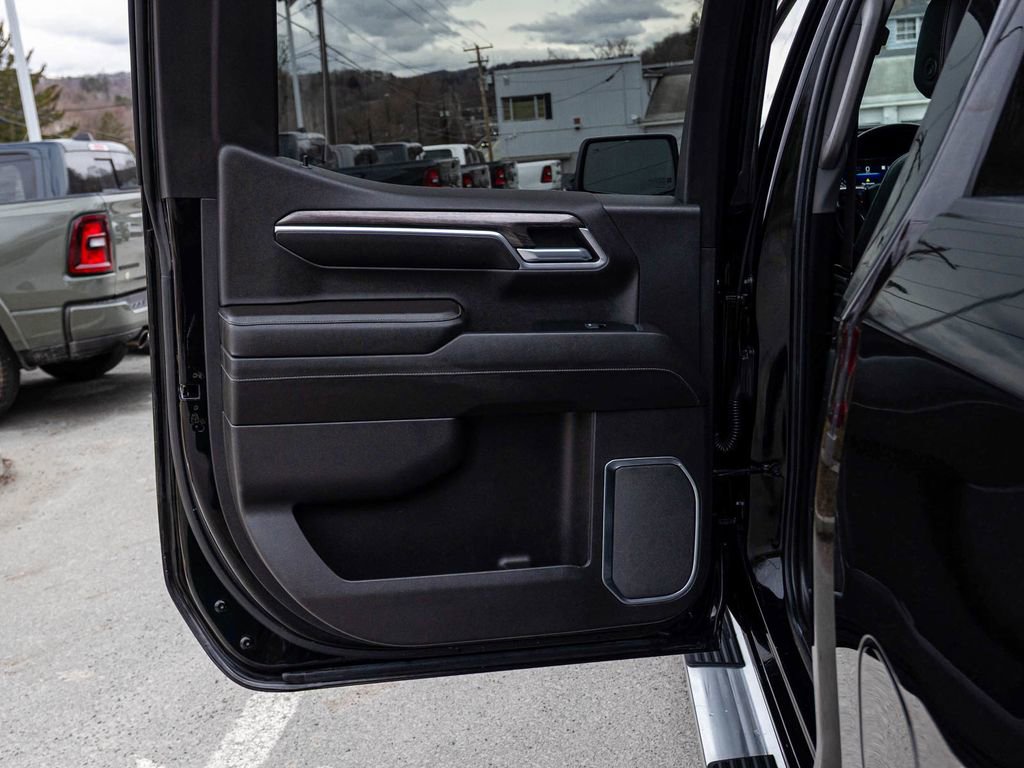 Used 2022 Chevrolet Silverado 1500 LTZ image 14