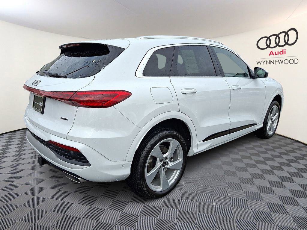 Certified 2025 Audi Q5 Premium Plus image 6