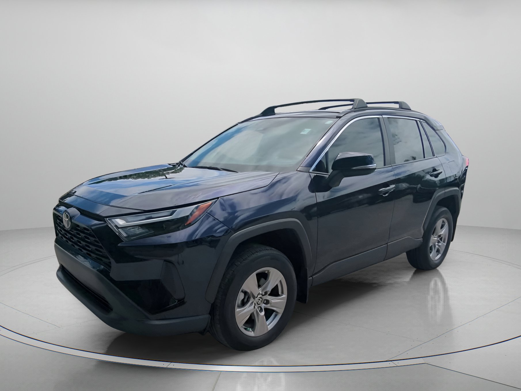 Used 2025 Toyota RAV4 XLE w/ Convenience Package FWD image 13