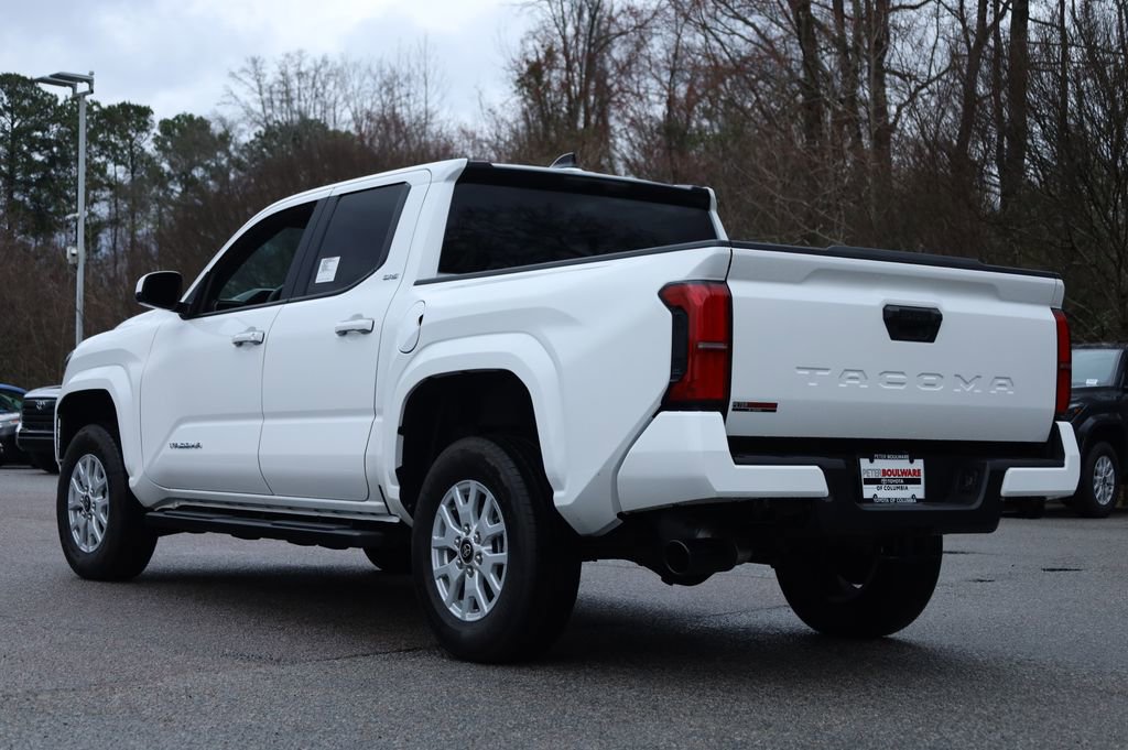 Used 2025 Toyota Tacoma SR5 image 3